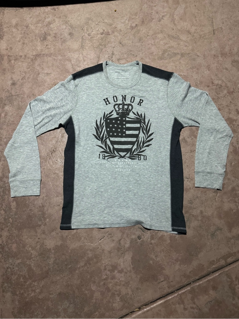 Express Men's Gray & Black Graphic Long Sleeve Tee